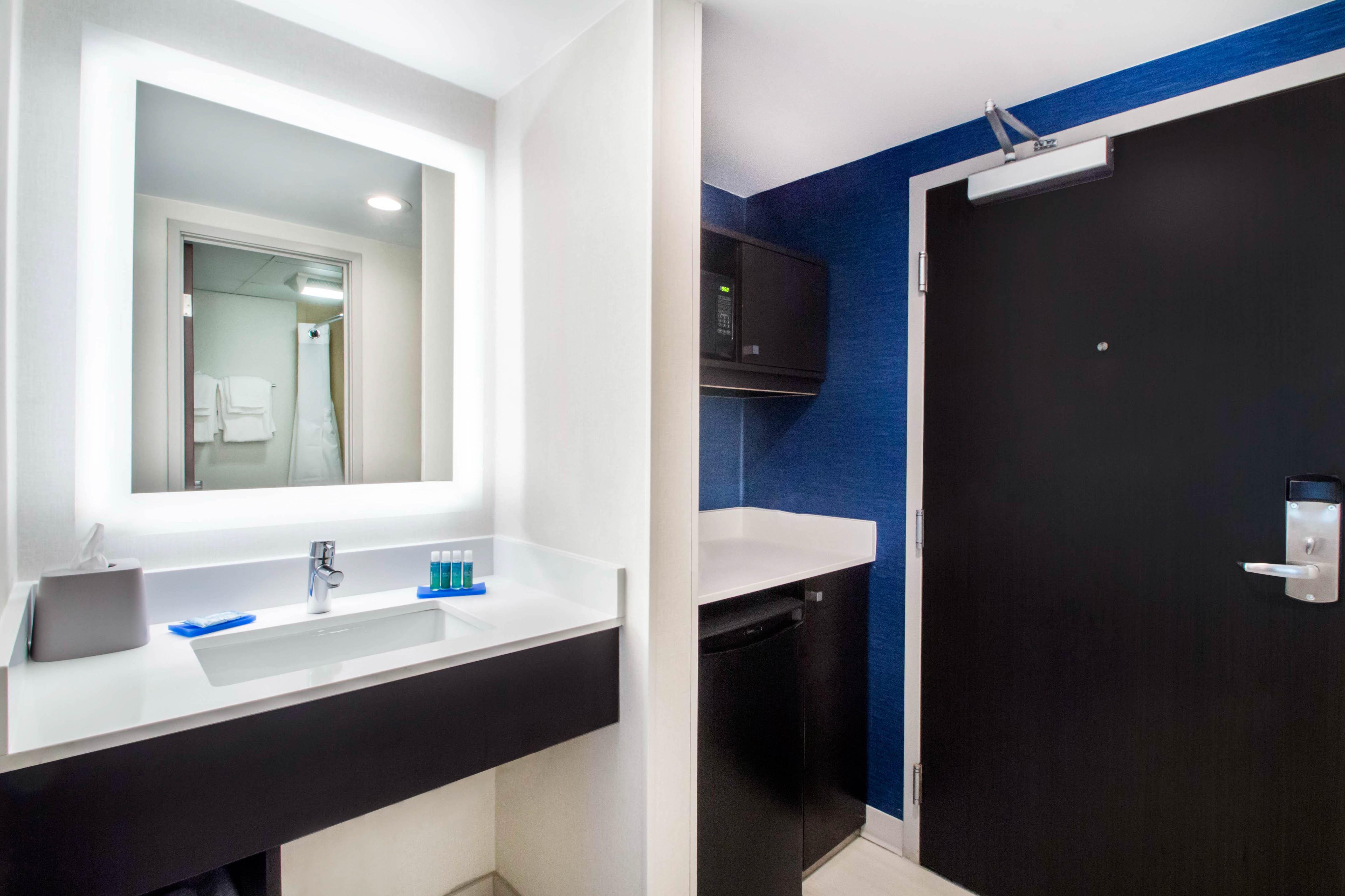 Holiday Inn Express & Suites - Albany Airport - Wolf Road By Ihg Eksteriør bilde