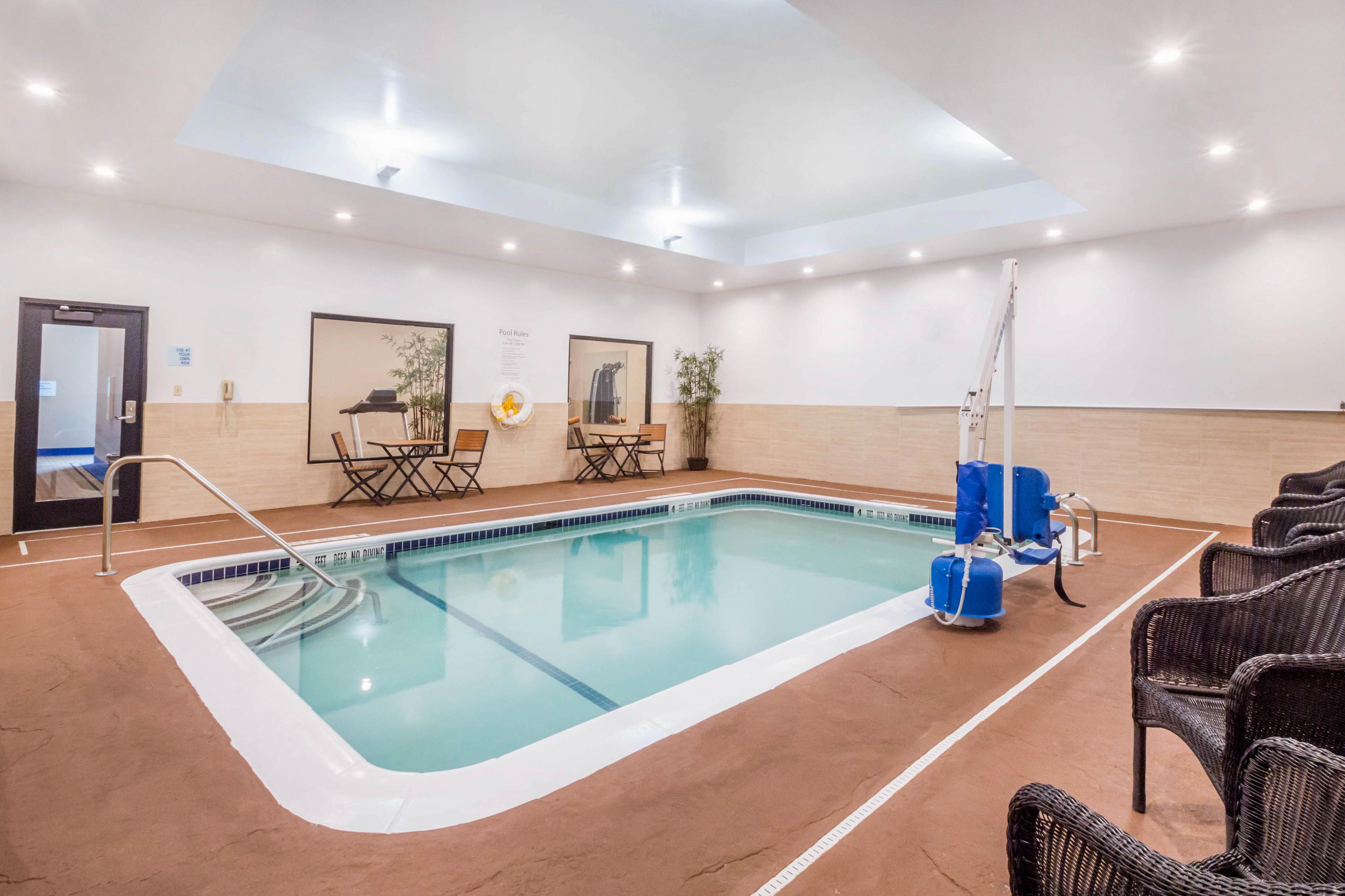Holiday Inn Express & Suites - Albany Airport - Wolf Road By Ihg Eksteriør bilde
