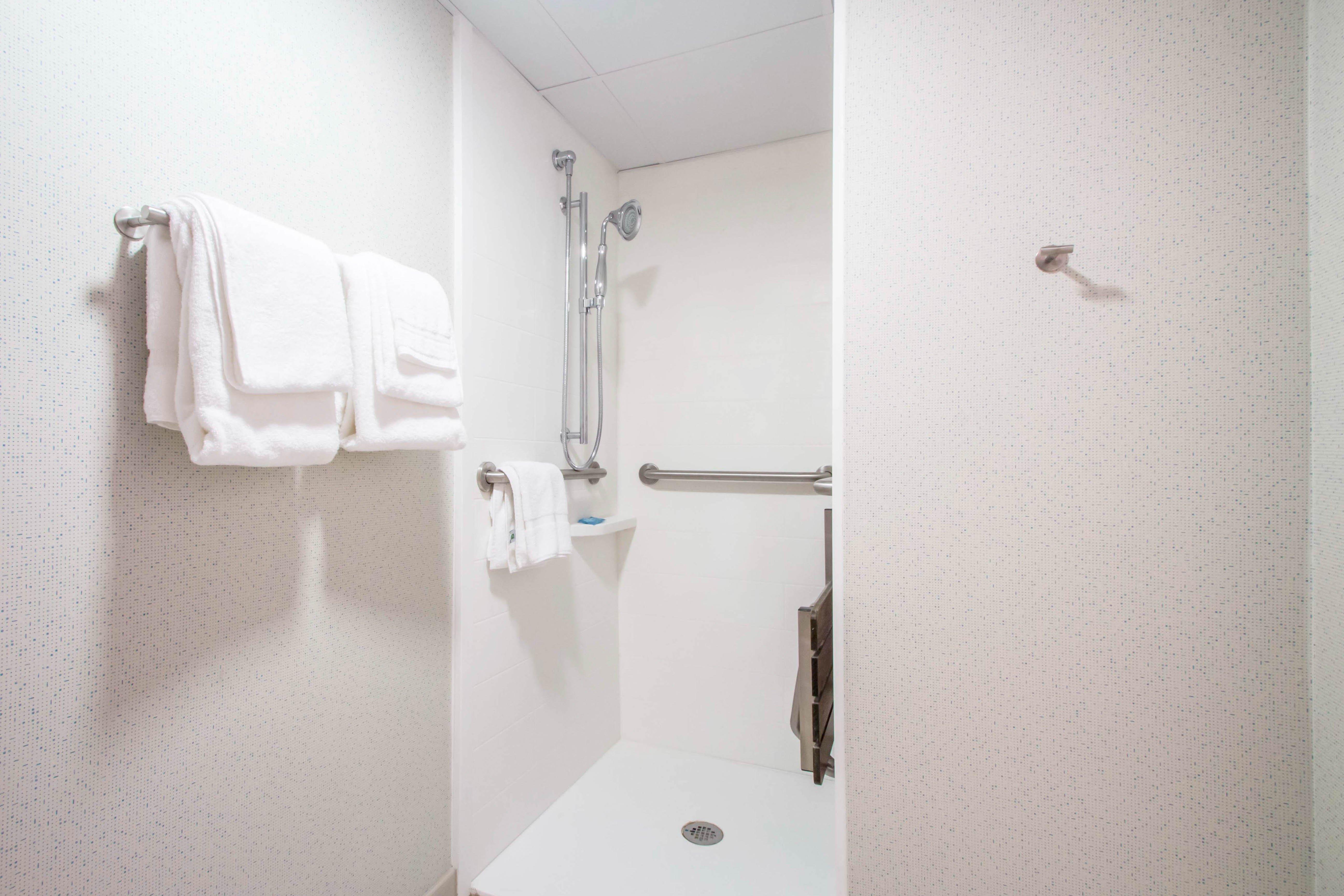 Holiday Inn Express & Suites - Albany Airport - Wolf Road By Ihg Eksteriør bilde