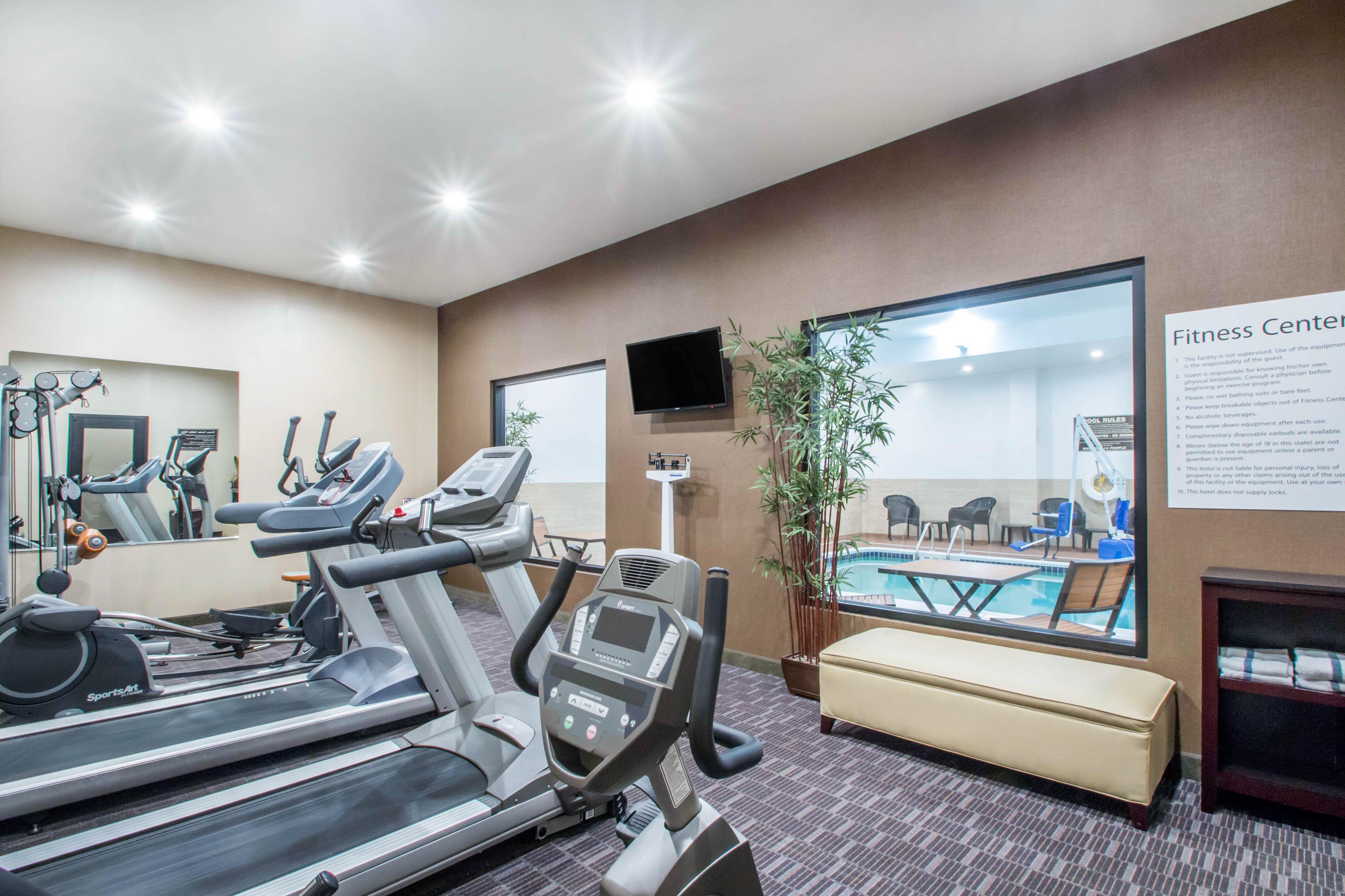 Holiday Inn Express & Suites - Albany Airport - Wolf Road By Ihg Eksteriør bilde