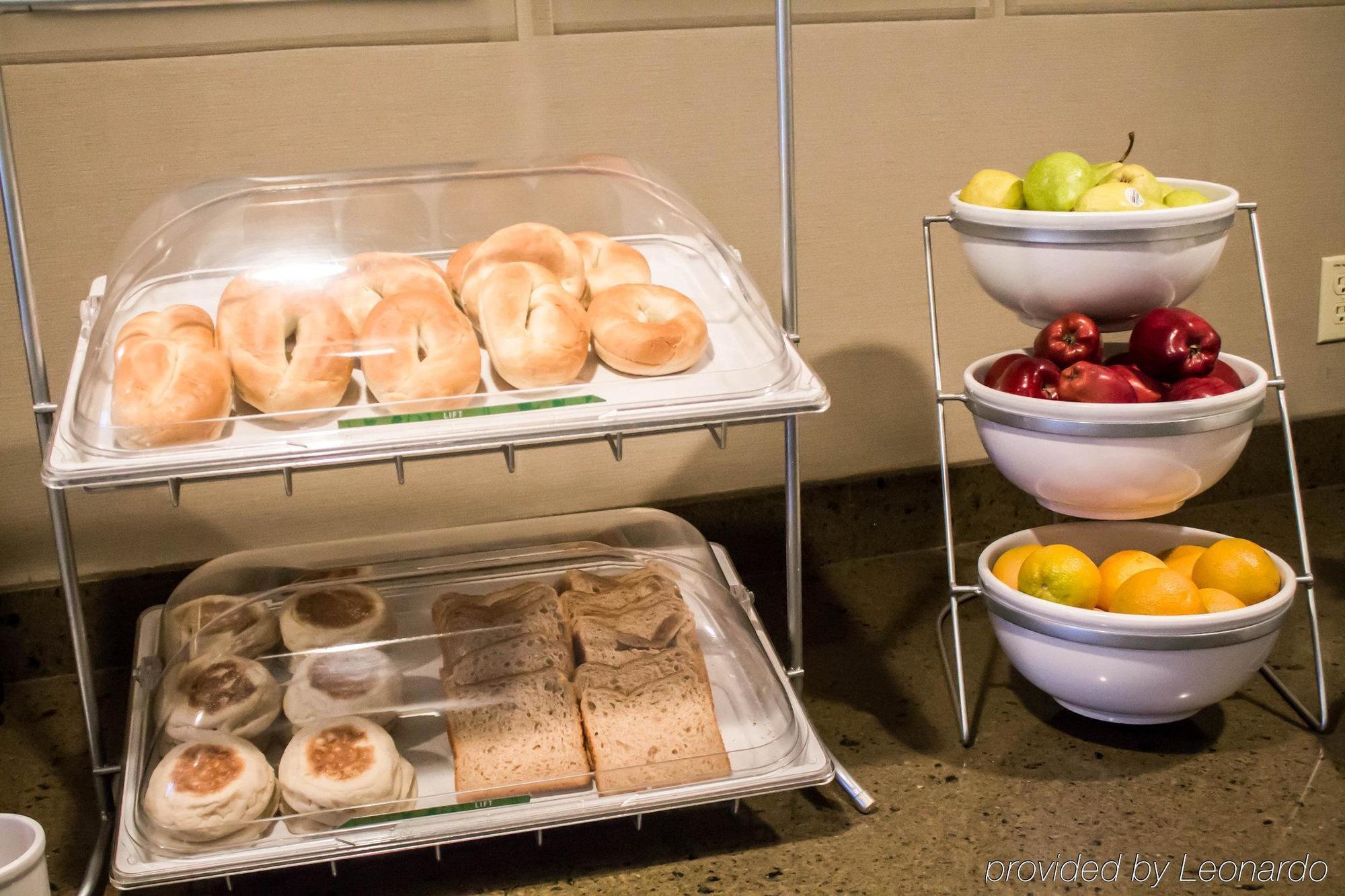Holiday Inn Express & Suites - Albany Airport - Wolf Road By Ihg Eksteriør bilde