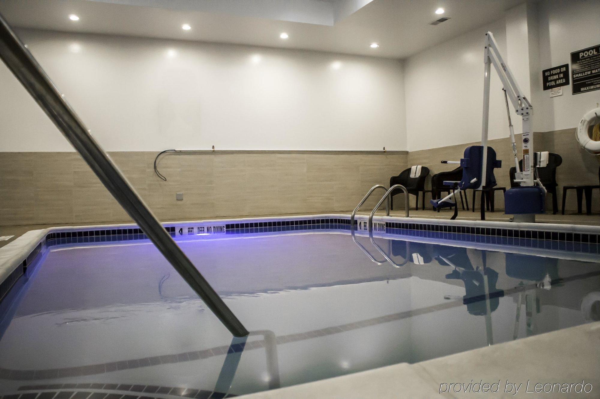Holiday Inn Express & Suites - Albany Airport - Wolf Road By Ihg Eksteriør bilde